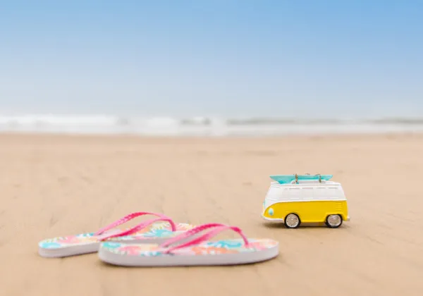 peut-on conduire en tongs, sandales ou pieds nus ?